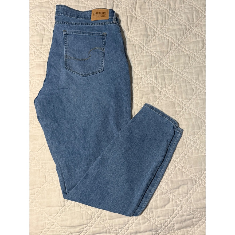 Signature Levi Strauss Mid Rise Skinny Jeans Medium Wash Blue Womens 18M W34 L30